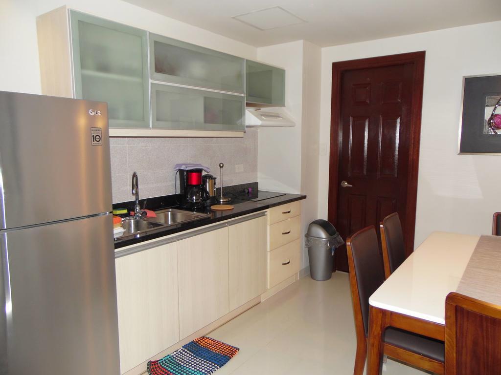 Avalon Condominium Cebu Room photo