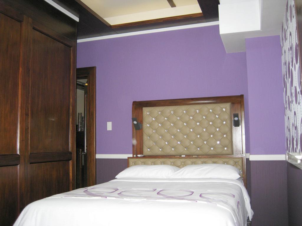 Avalon Condominium Cebu Room photo